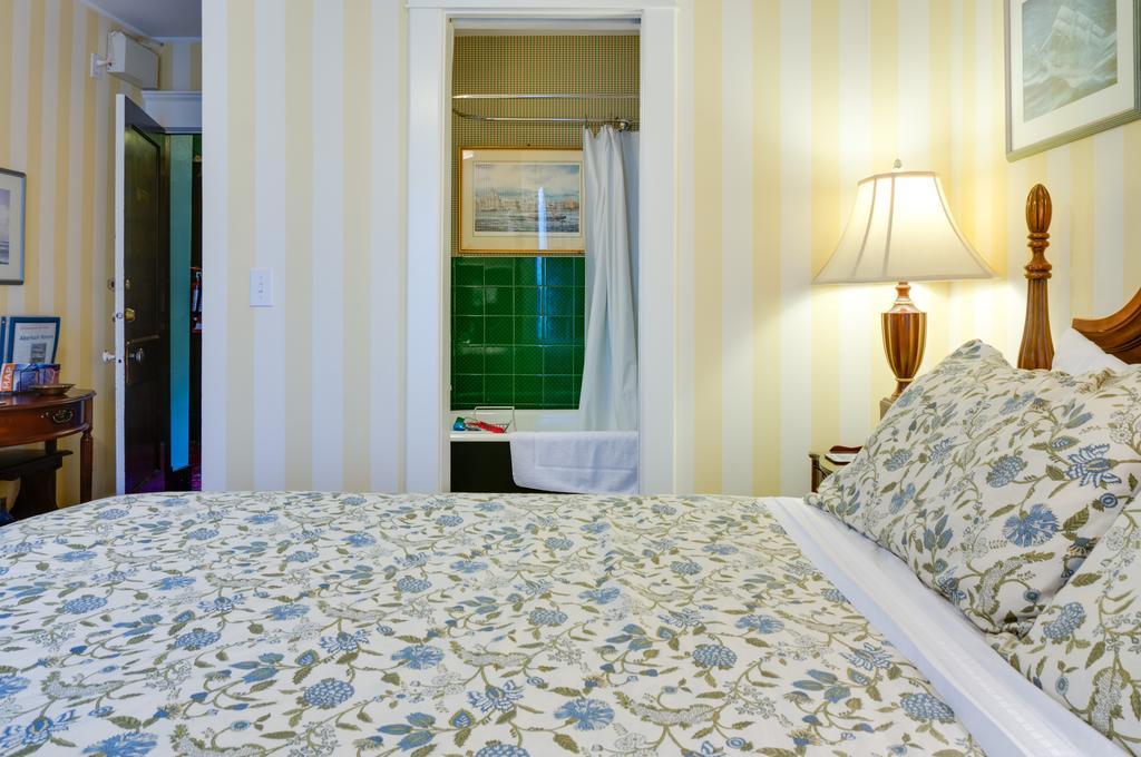 Calgary Westways Guest House Værelse billede