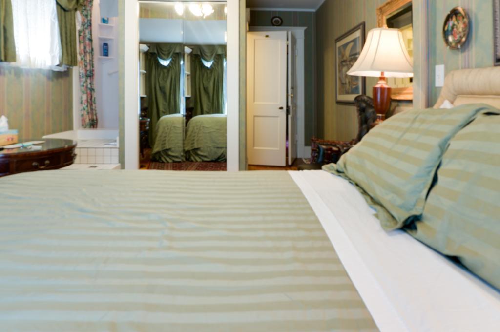Calgary Westways Guest House Værelse billede
