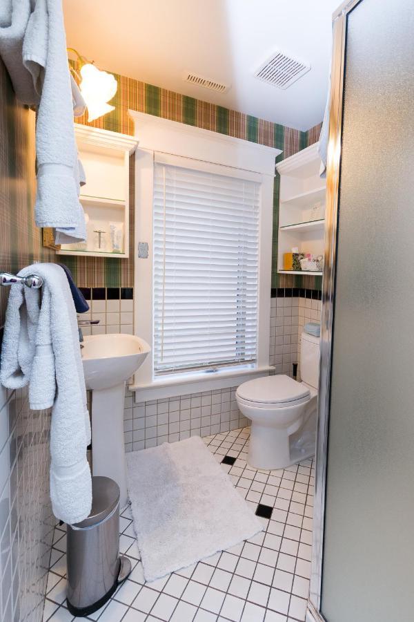 Calgary Westways Guest House Eksteriør billede